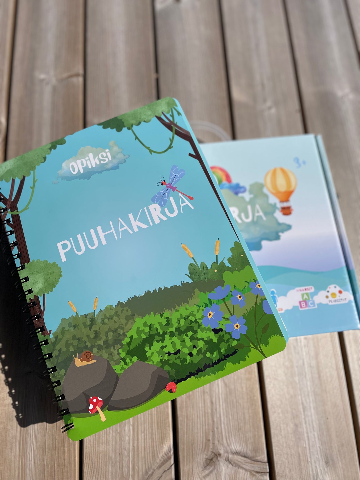 Opiksi - Puuhakirja